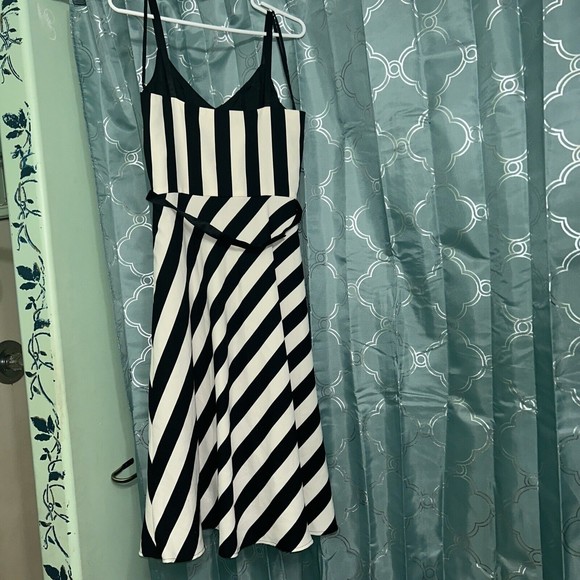 Due Per Due Veste Dress Size 10 Silk Lined Black And Ivory Striped Dress. GUC - Picture 5 of 6